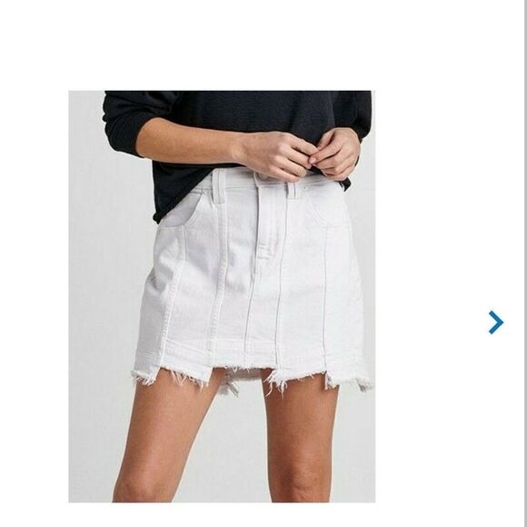 HUDSON WEEKENDER STEP HEM MINI SKIRT IN WHITE‎ - Picture 1 of 7